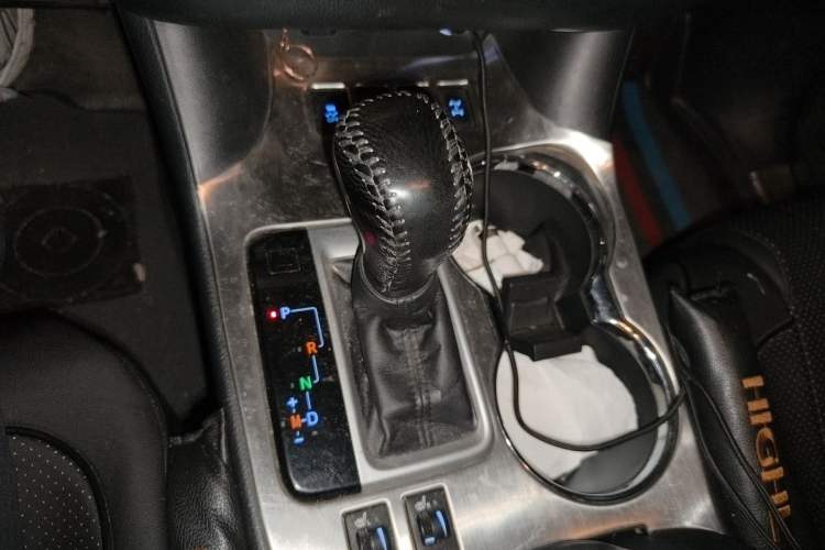 Used Toyota Highlander 2018 2.0T Four-Wheel Drive Supreme Edition 7-Seater China VI Gear Lever