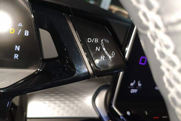 Used Volkswagen ID.6 X 2022 Intelligent Long-Range Version Gear Lever