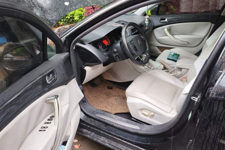 Used Citroen C5 2012 2.0L Automatic Luxury Edition Driver Seat