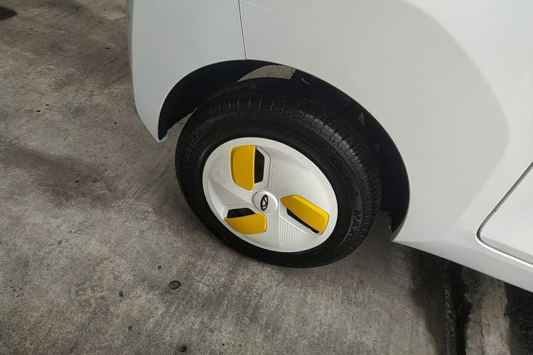 Used Chery QQ Ice Cream 2022 120km Conical Shape Lithium Iron Phosphate
