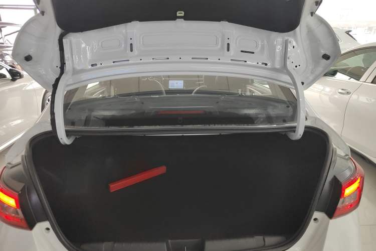 Used Chery Arrizo 5 2025 Excellence Version 1.5L Manual Fashion Edition
