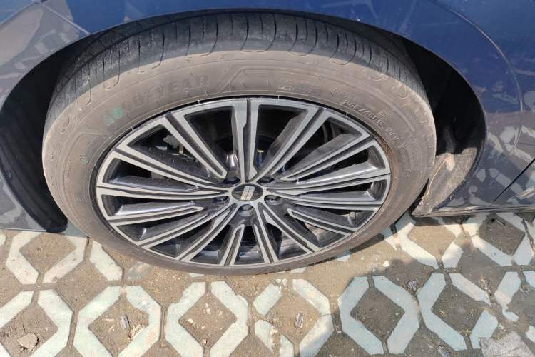 Used Geely Galaxy 8 2025 130km EM-P Starship Edition Exterior 1