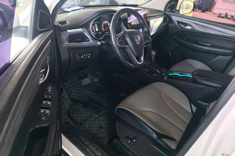 Used Baojun 730 2017 1.5T DCT Flagship Model 7 Seats China V Emission Standard Driver Seat