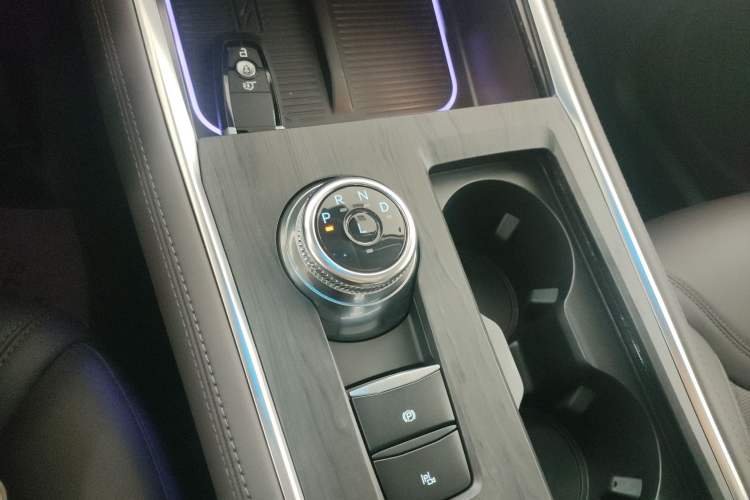 Used Ford Explorer 2024 2.3T EcoBoost Four-Wheel Drive Titanium Edition 6 Seats