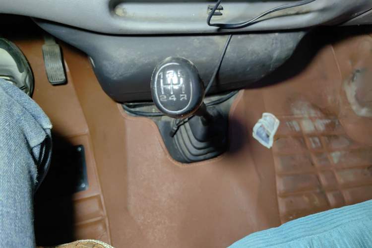 Used Ford Classic Transit 2013 2.8T Revised Diesel Standard Version with Long Wheelbase and High Roof – JX493ZLQ4 Gear Lever