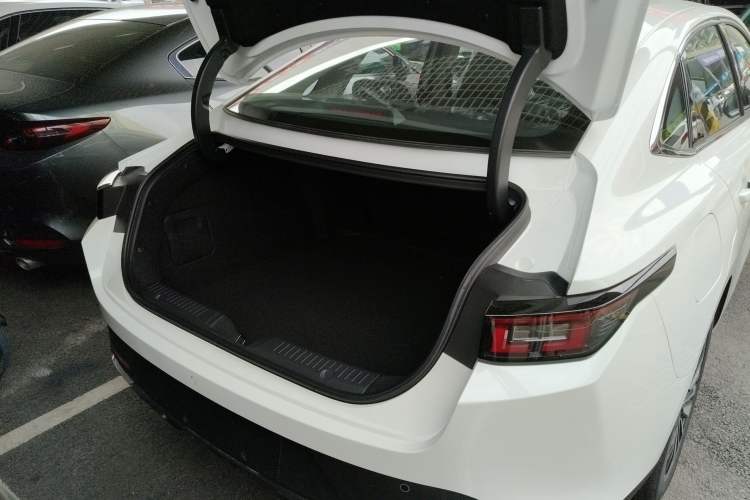 Used CHANGAN Eado PHEV 2025 Smart New Blue Whale 145KM Battleship Edition