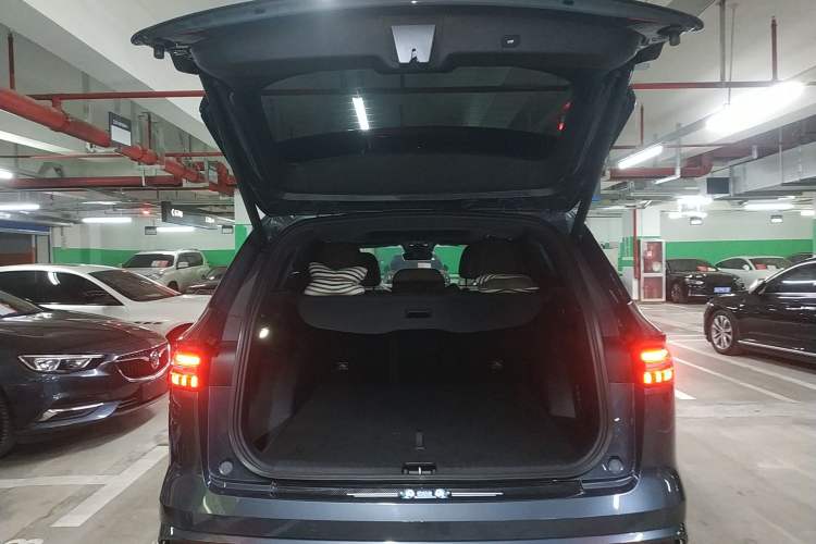 Used Geely Auto Monjaro L 2021 2.0TD DCT EVO Two-Wheel Drive Smart Luxury Version Trunk