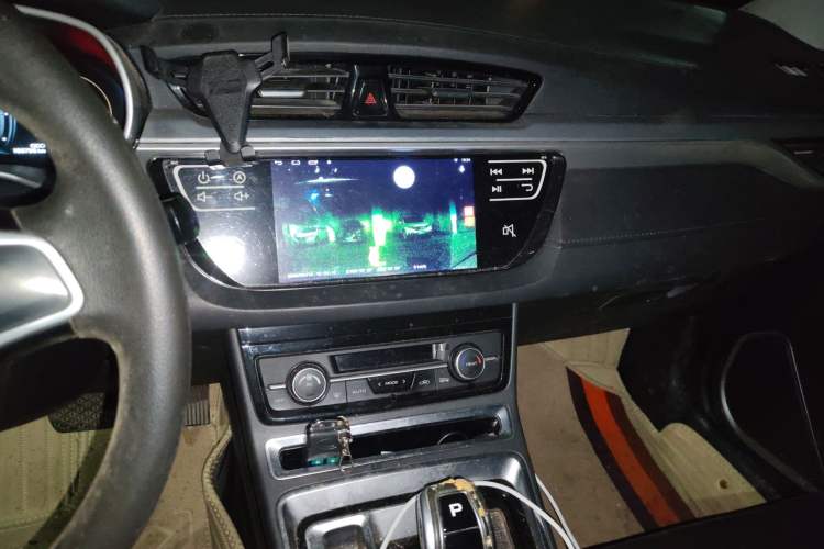 Used Geely Auto Emgrand New Energy 2018 EV450 Ambition Model Audio And AC Panel