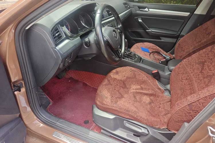 Used Volkswagen Lamando 2017 280TSI DSG Comfort Edition Left Front Seat