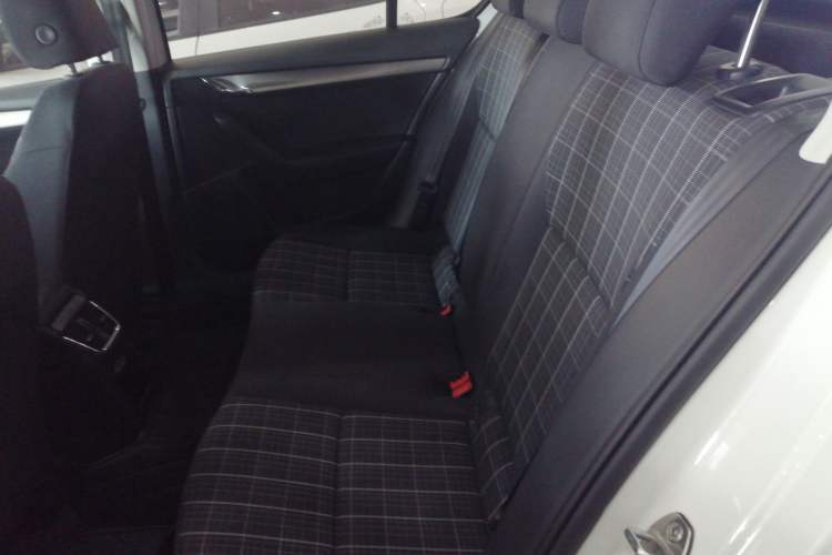 Used Skoda Octavia 2018 1.6L Automatic Comfort Edition
