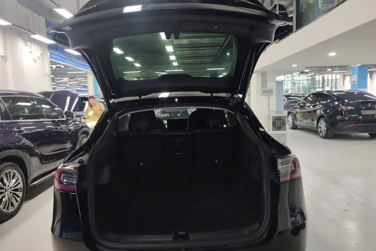 Used Tesla Model Y 2022 Rear-Wheel-Drive Version
