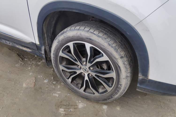 Used FORTHING Joyear X5 2017 Jingxiang Series 1.5T Manual Luxury Model Right Front Wheel Hub
