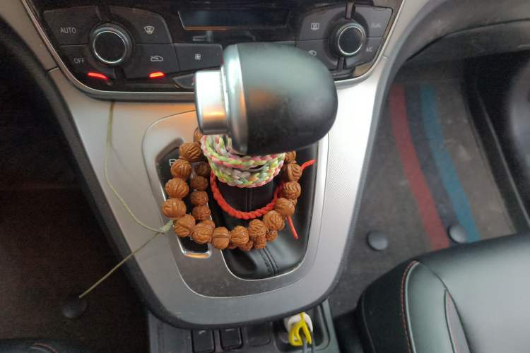 Used Haval M6 2019 1.5T DCT Two-Wheel Drive Value Edition China VI Standard Gear Lever