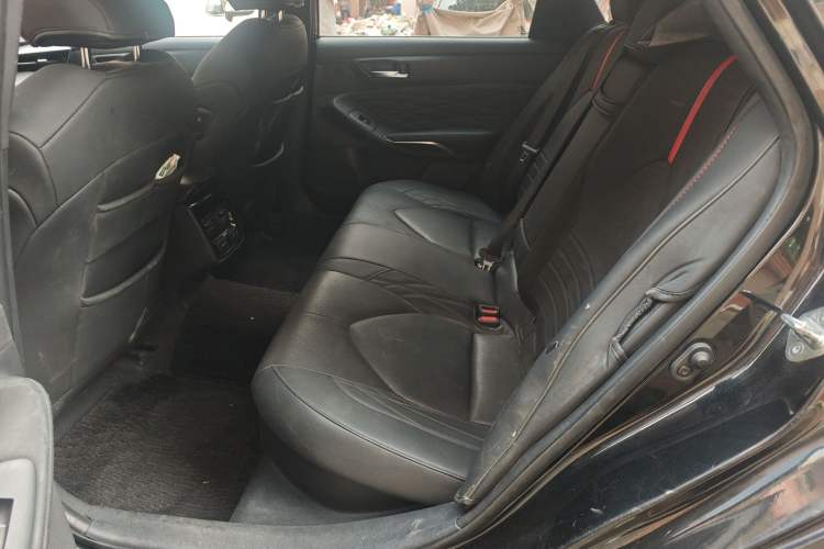 Used Toyota Avalon 2019 Dual-Engine 2.5L XLE Prestige Version China VI Standard Left Rear Seat