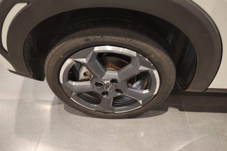 Used BYD Seagull 2024 Honor Edition 305km Freedom Version Right Rear Wheel Hub