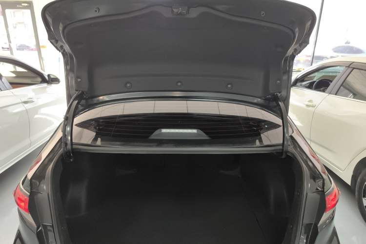 Used Toyota Levin 2024 Smart Electric Hybrid Dual-Motor 1.8L Knight Edition Trunk