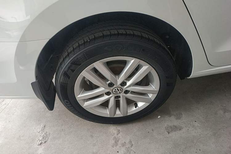 Used Volkswagen Jetta 2019 Dream Edition 1.4L Manual Fashion Version
