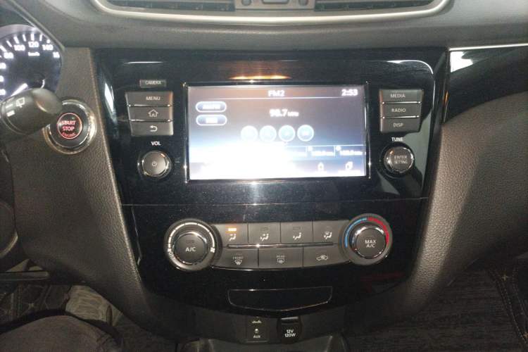 Used Nissan Qashqai 2017 2.0L CVT Luxury Edition China V Standard Audio And AC Panel