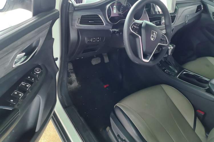 Used Baojun 730 2019 1.5T CVT Flagship Model 7 Seats China VI Emission Standard
