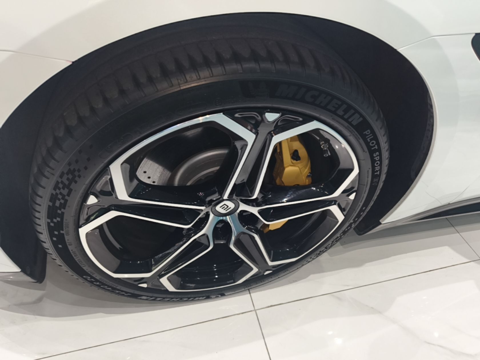 Xiaomi Auto SU7 2024 Rear-Drive Ultra-Long Range Advanced Pro-Level Intelligent Driving Version — снимка 10