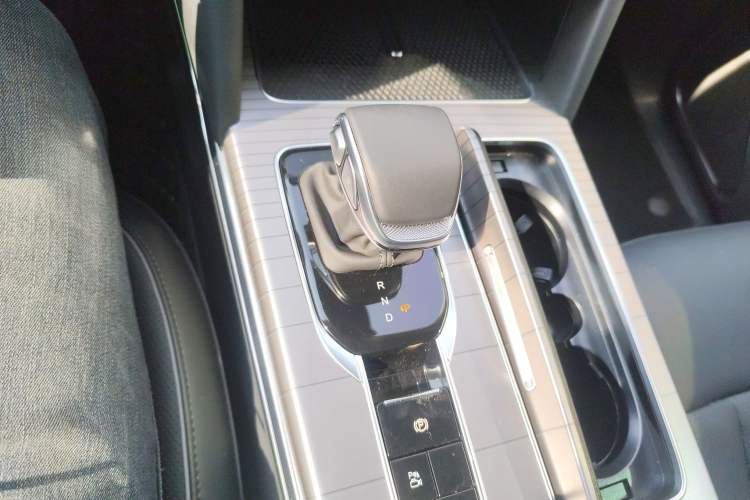 Used Hongqi HS7 PHEV 2024 2.0T PHEV Four-Wheel Drive Flagship Edition 7 Seats
