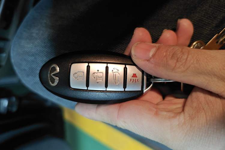 Used Infiniti QX70 2013 3.7L Supreme Edition