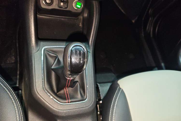 Used CHANGAN CS35 2017 1.6L Manual Luxury Model
