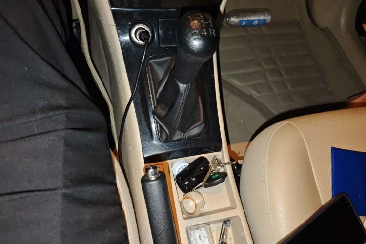 Used BYD F3 2013 Energy-Efficient Model 1.5L Manual Comfort Version Gear Lever