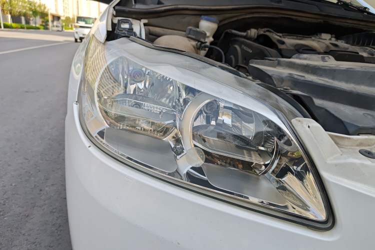 Used Peugeot 301 2014 1.6L Manual Comfort Edition