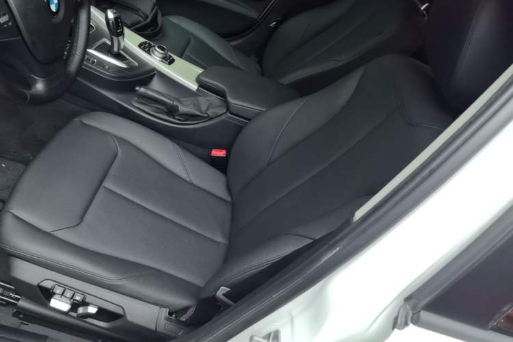 Used BMW 3 Series 2016 320i Fashion Model

