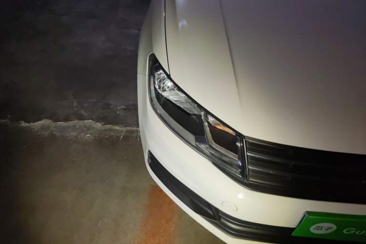 Used Volkswagen Santana 2021 1.5L Manual Fashion Edition Right Front Headlight