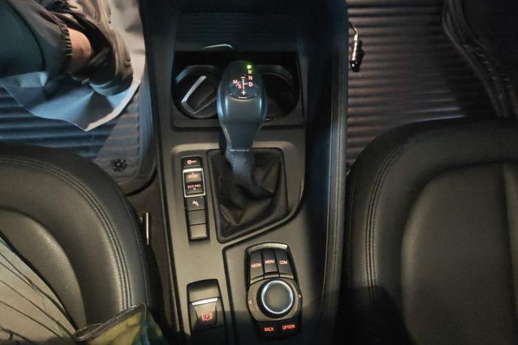 Used BMW X1 2018 sDrive20Li Leading Model Gear Lever