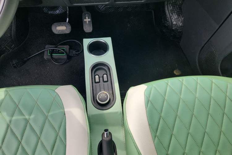 Used Wuling Hongguang MINIEV 2022 Macaron Premium Model – Lithium Ternary Battery
