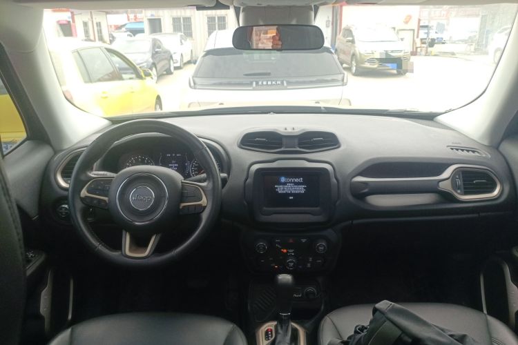 Used Jeep Renegade 2018 Connected Large Screen Version 180T Automatic Jingneng Version Center Console