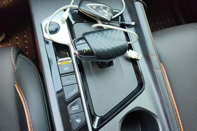 Used CHANGAN OSHAN X7 PLUS 2022 1.5T Blue Whale Edition Automatic Geeker Navigation Model Gear Lever