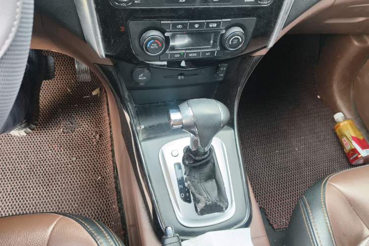 Used FORTHING SX6 2016 1.6L CVT Deluxe Model Gear Lever