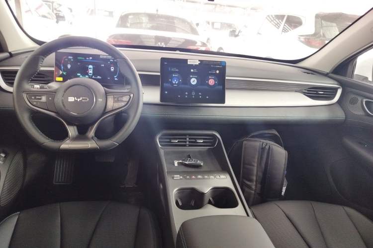 Used BYD Seal 05 DM-i 2026 DM-i 128KM Luxury Edition Center Console