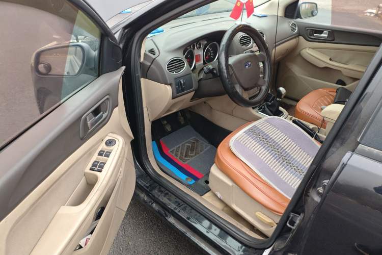 Used Ford Focus 2012 Sedan Classic 1.8L Manual Base Model