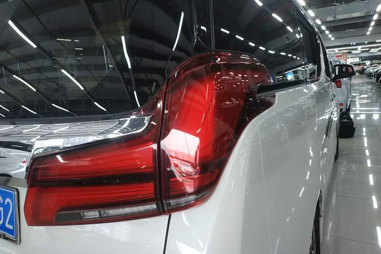 Used Toyota Alphard 2021 Dual-Engine 2.5L Luxury Edition Right Rear Taillight