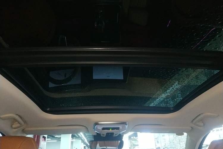 Used Hongqi H9 2025 2.0T Two-Wheel Drive Flagship Private Enjoyment Fashion Edition 5 Seats