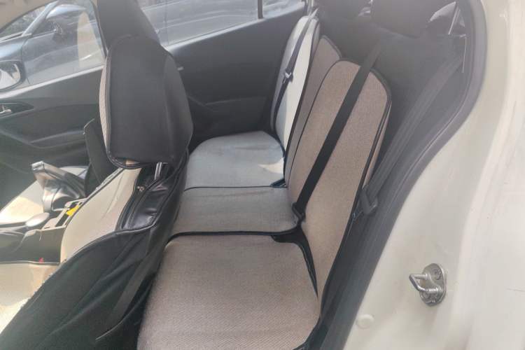 Used Mazda 3 Axela 2014 Sedan 1.5L Automatic Luxury Model