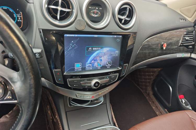 Used BYD Tang New Energy 2015 2.0T Four-Wheel-Drive Flagship Model
