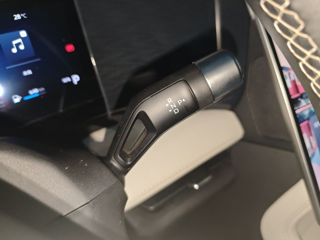Geely Galaxy L7 2023 1.5T 115 km Starship — снимка 14