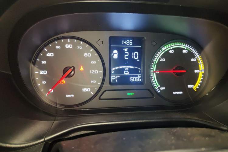 Used Roewe Clever 2021 302 km New Four-Seater Super-Efficient Version Instrument Cluster