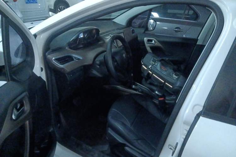 Used Peugeot 2008 2014 1.6L Automatic Fashion Edition Driver Seat