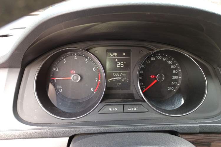 Used Volkswagen Lavida 2017 1.6L Automatic Comfort Edition
