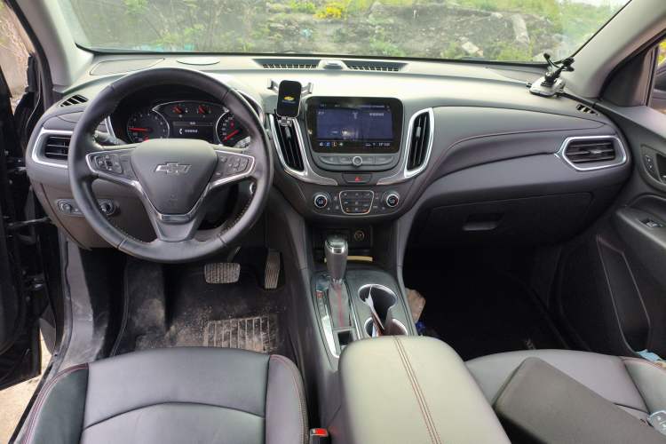 Used Chevrolet Equinox 2019 Redline 550T Automatic All-Wheel-Drive RS Model China VI Standard Center Console