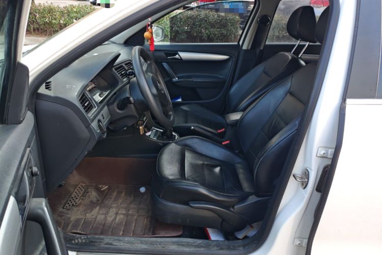 Used Volkswagen Gran Lavida 2013 1.6L Manual Comfort Model