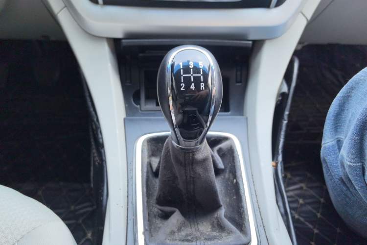 Used Geely Auto Emgrand 2014 Sedan 1.5L Manual Fashion Edition Gear Lever