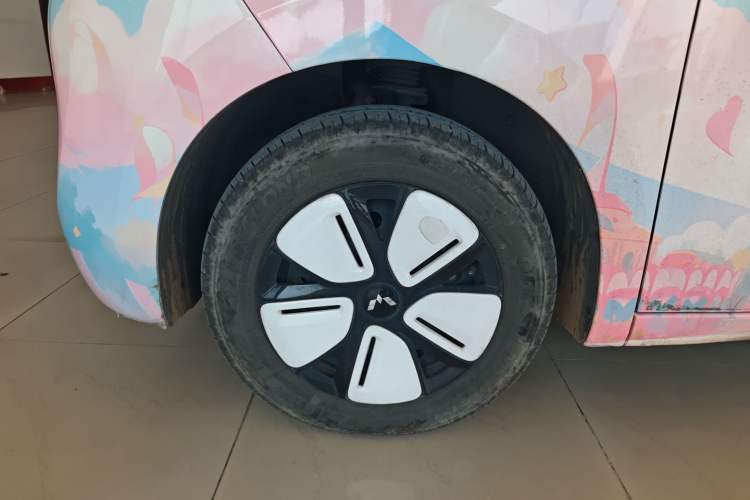 Used Wuling Hongguang MINIEV 2025 Four-Door Version Premium Edition Exterior 4